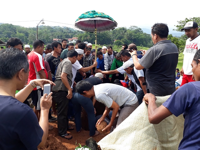 Prosesi Pemakaman di Cirebon