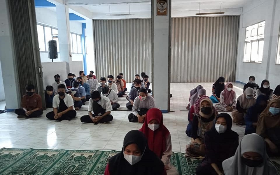 Milenial Smart Pesantren Ramadhan 1442 H Mewujudkan Pribadi yang Kreatif Mandiri dan Berhati Nurani