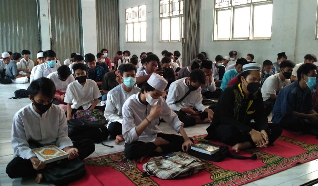 Milenial Smart Pesantren Ramadhan 1442 H Mewujudkan Pribadi yang Kreatif Mandiri dan Berhati Nurani
