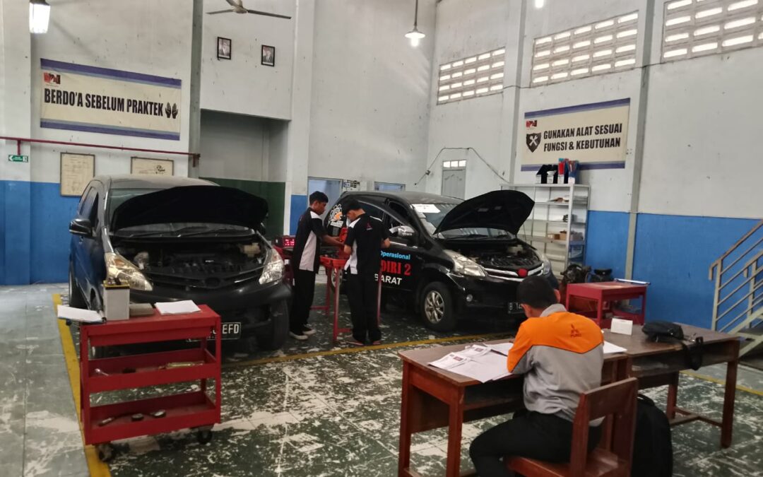 Teknik Kendaraan Ringan Otomotif (TKRO): Jurusan Favorit, Prospek Cerah Kerja
